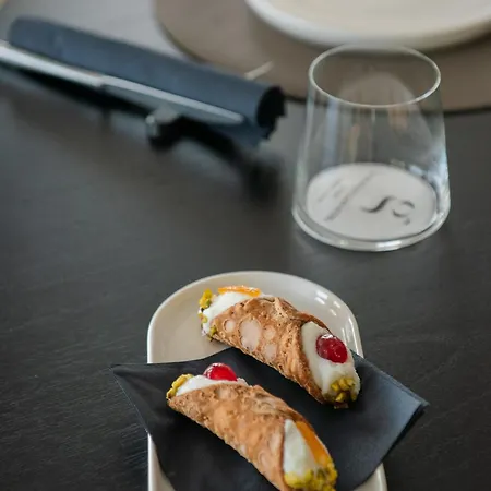 Glam & Terrace Hotel