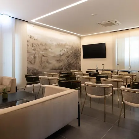 Glam & Terrace Hotel