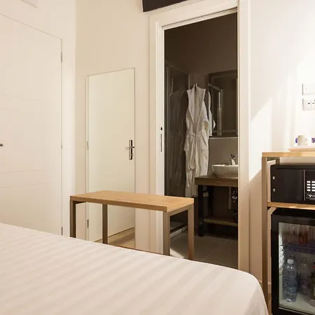 Glam & Terrace Hotel *