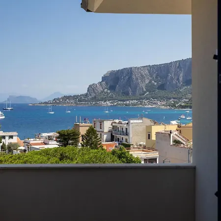 Glam & Terrace Mondello