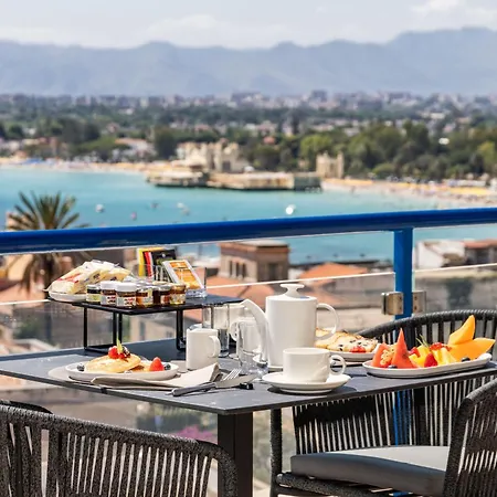 Glam & Terrace Hotel *