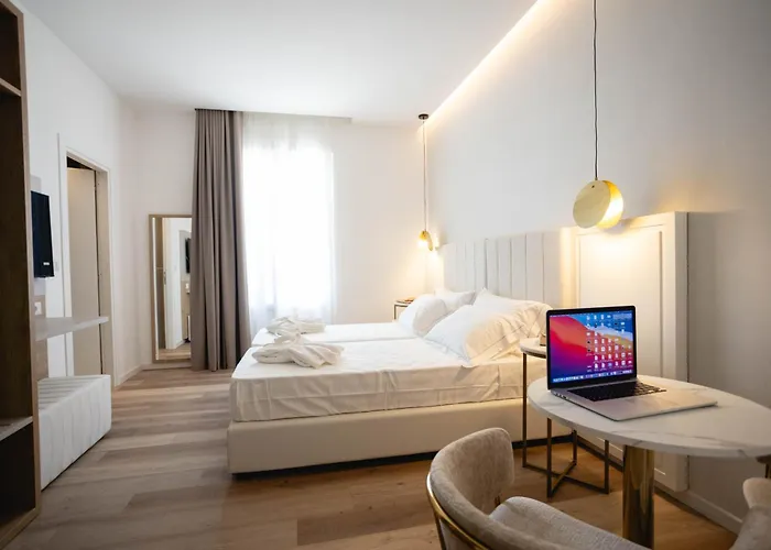 Glam & Terrace Hotel