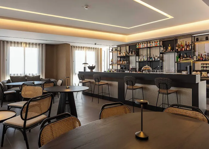 Glam & Terrace 4*