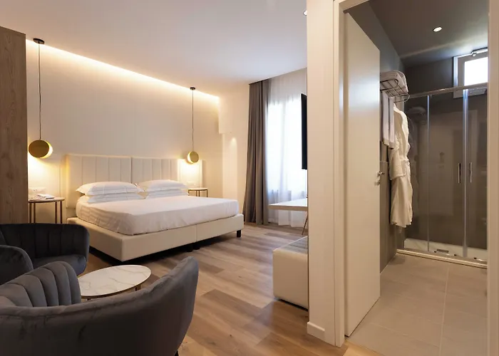 Glam & Terrace Hotel 4*